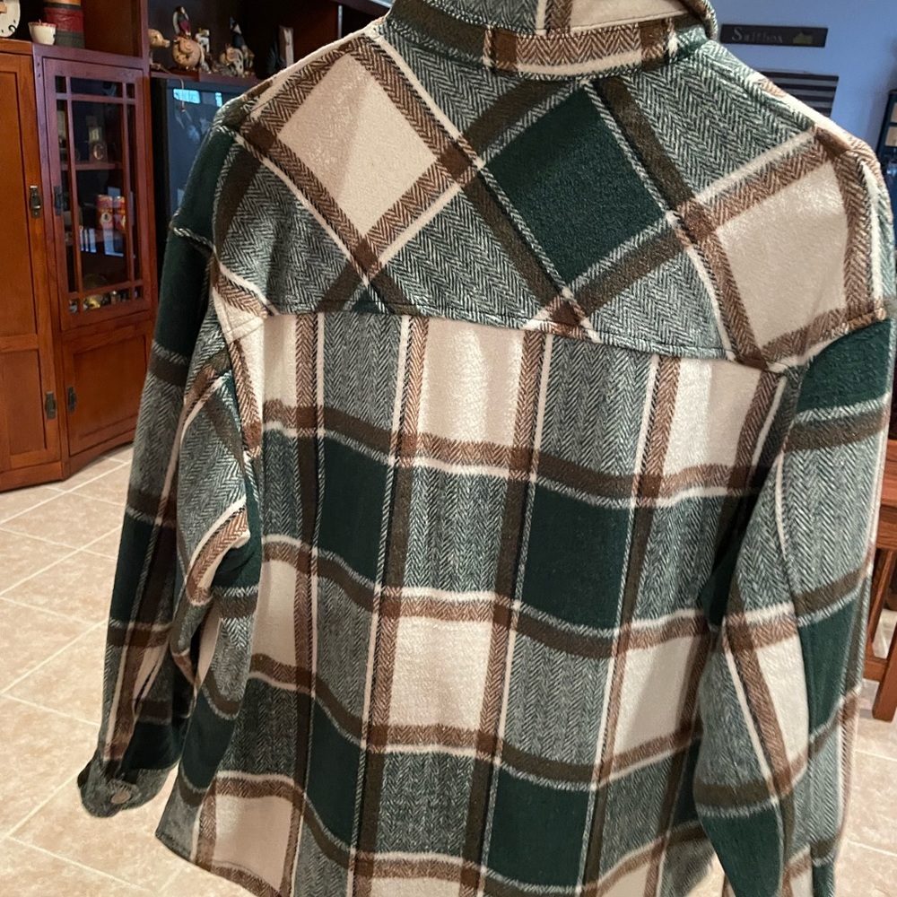 Shacket - Picture 2 of 2